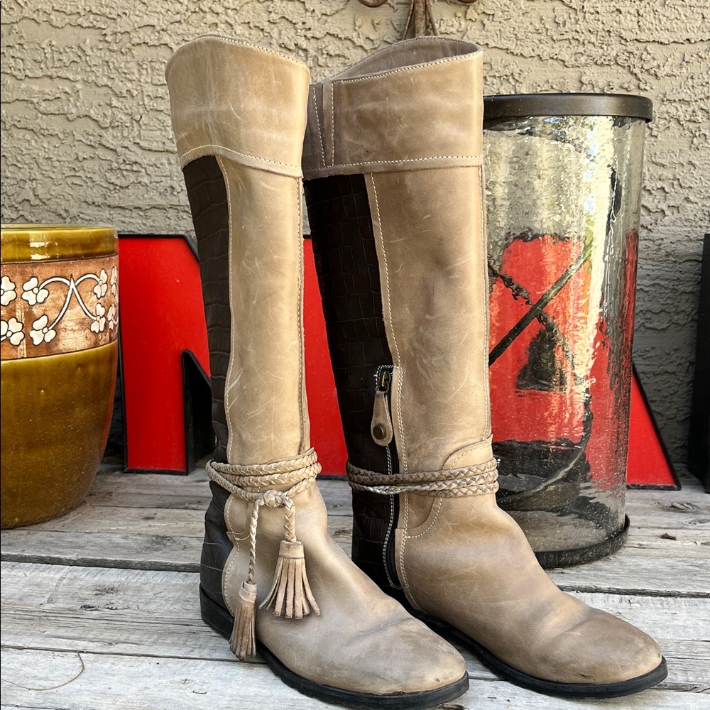 Stylish Tan and Brown leather Boots